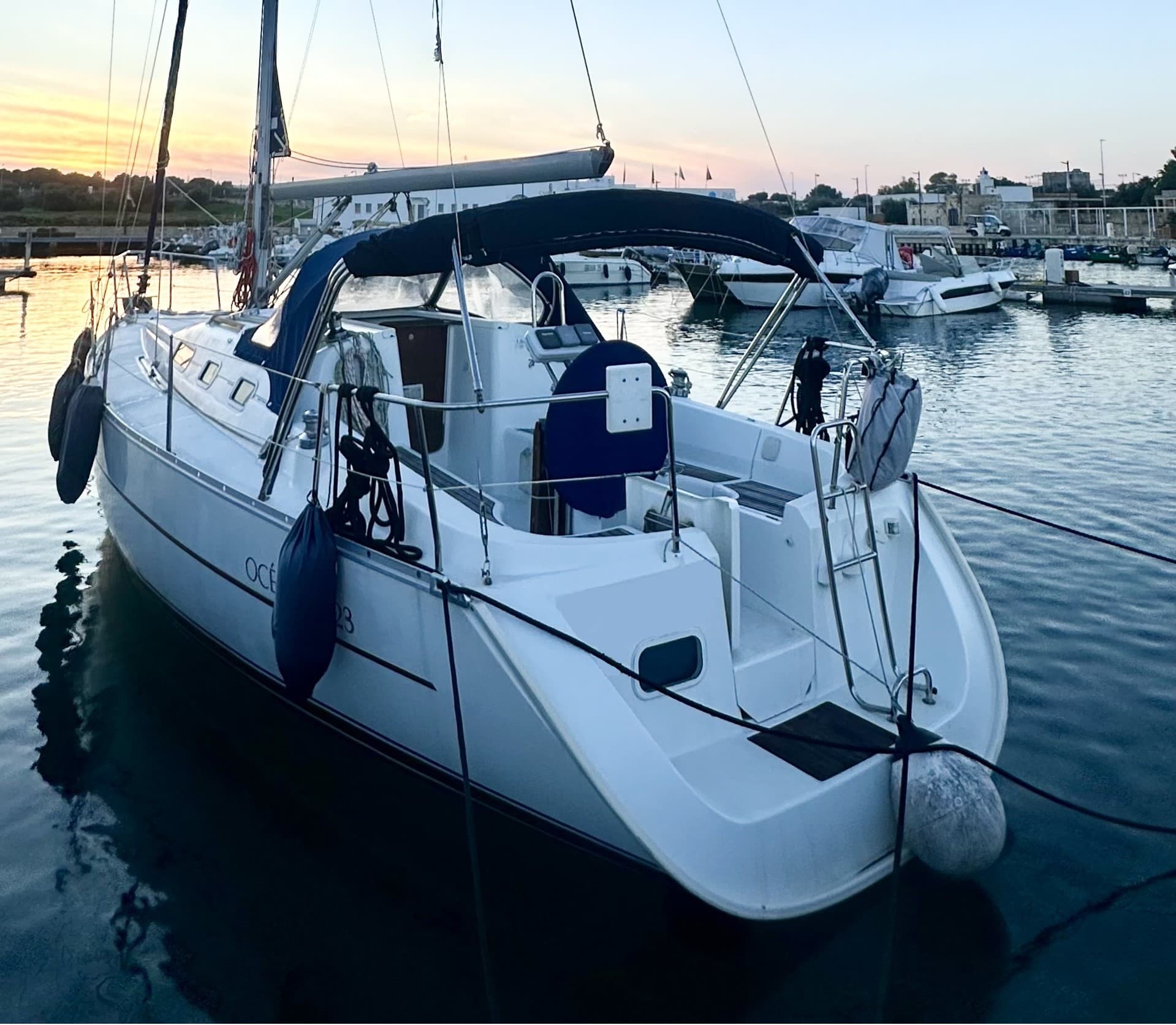 2004 Beneteau Oceanis Clipper 323