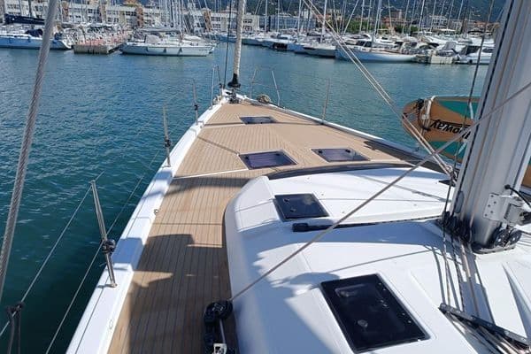 2021 Dufour Yachts Dufour 530 — photo 3