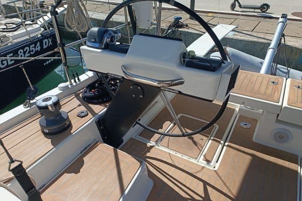2021 Dufour Yachts 530 — photo 8