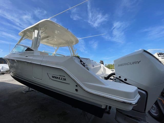 2021 Boston Whaler Vantage 280 — photo 4