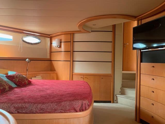2005 Pershing 76 — photo 8