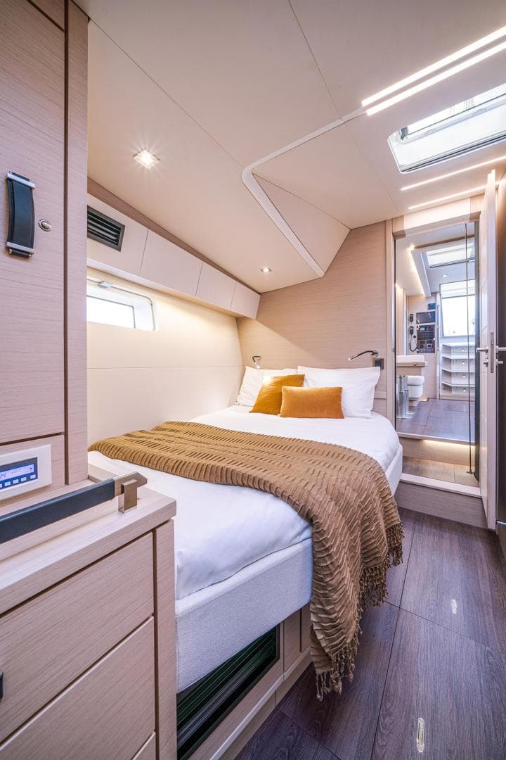 2022 Jeanneau Yacht 65 — photo 7