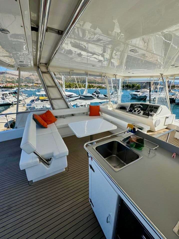 2017 LEOPARD 51 POWERCAT — photo 6
