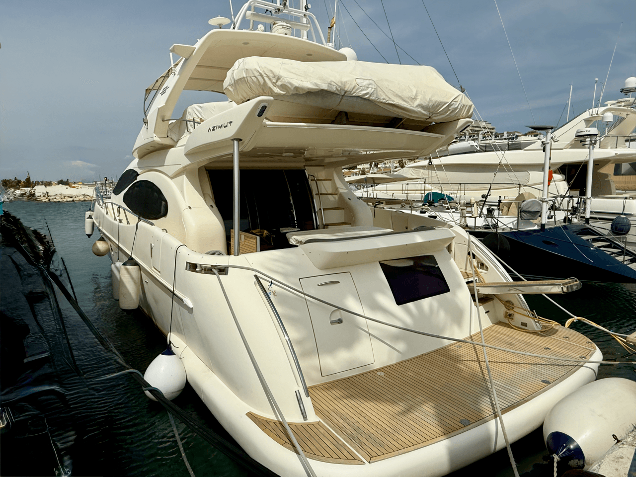 2007 Azimut 68